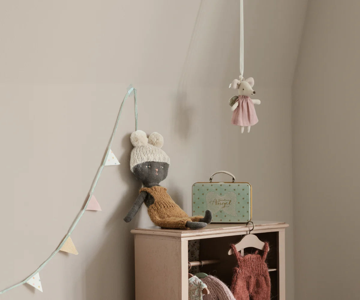 Topo angelo in valigia, Sorellina